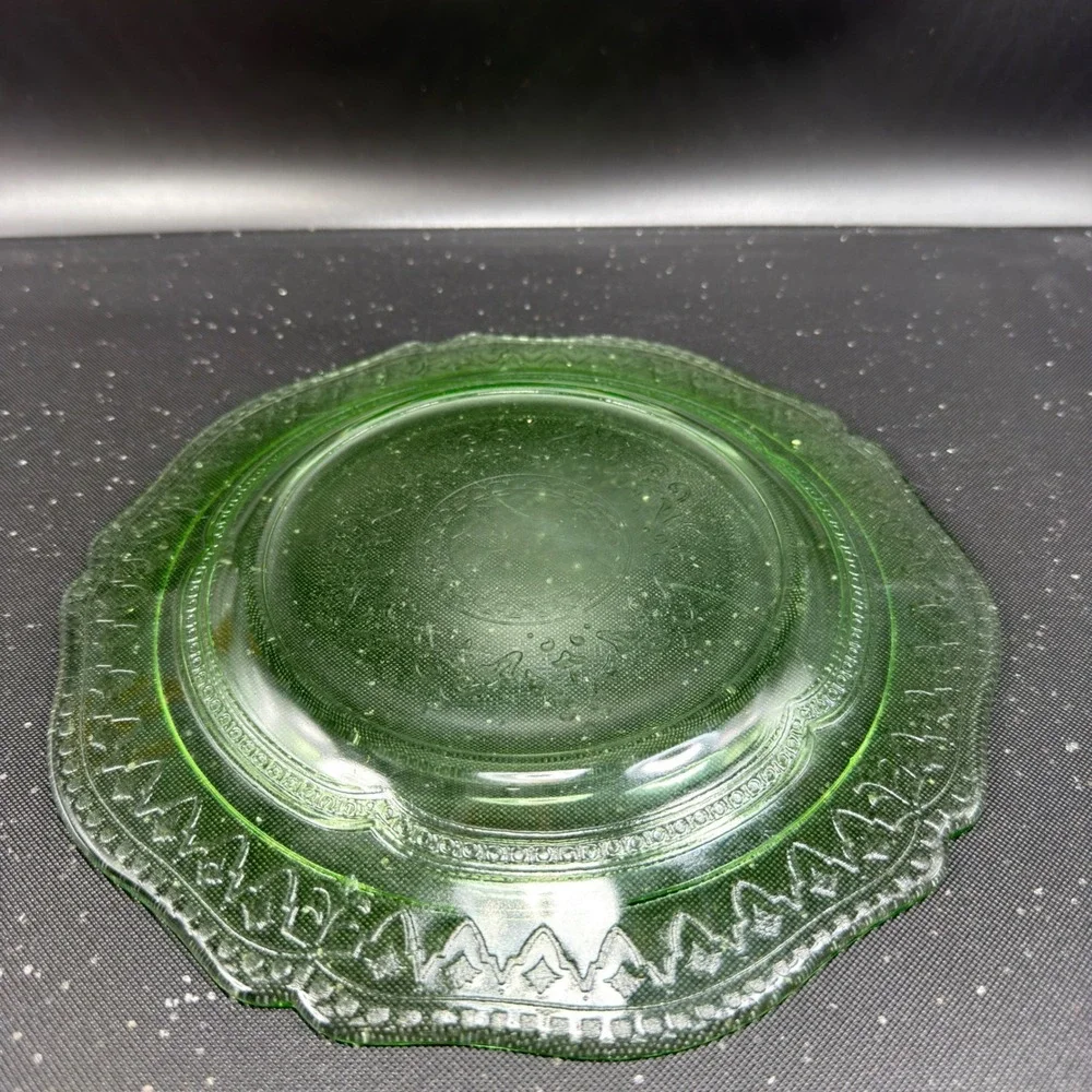 Federal Glass‎ Patrician Spoke Green Uranium Depression Glass 9in Plates Set 4